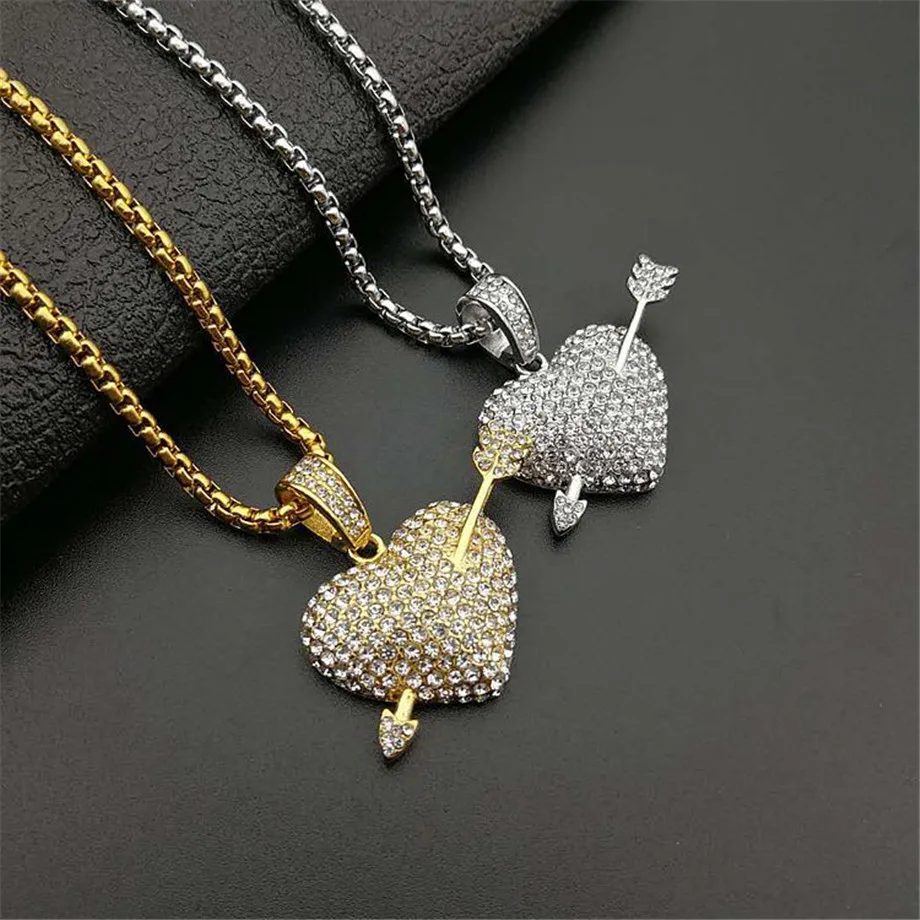 Iced Out Bling Bling Heart With Arrow Necklace Pendant Cubic Zirconia Gold Silver Color CZ Chains Hiphop Jewelry Dropshipping
Iced Out Bling Bling Heart With Arrow Necklace Pendant Cubic Zirconia Gold Silver Color CZ Chains Hiphop Jewelry Dropshipping