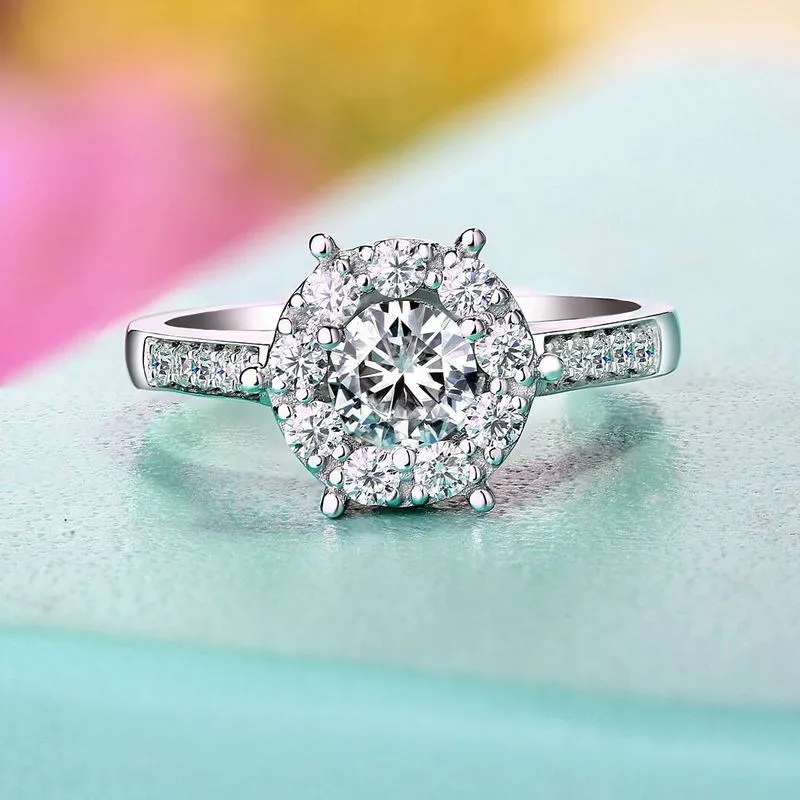 Engagement Ring Jewelry For Women Lab Grown Diamond Solid 18K Au750 White Gold 1ct 6.5mm Round Cut Moissanite Halo Ring
Engagement Ring Jewelry For Women Lab Grown Diamond Solid 18K Au750 White Gold 1ct 6.5mm Round Cut Moissanite Halo Ring