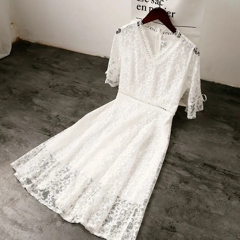 Women White Lace Dress New 2019 Spring Fashion Half Flare Sleeve Stars Hollow Out V-neck Elegant A-line Women's Party Dresses
Women White Lace Dress New 2019 Spring Fashion Half Flare Sleeve Stars Hollow Out V-neck Elegant A-line Women's Party Dresses