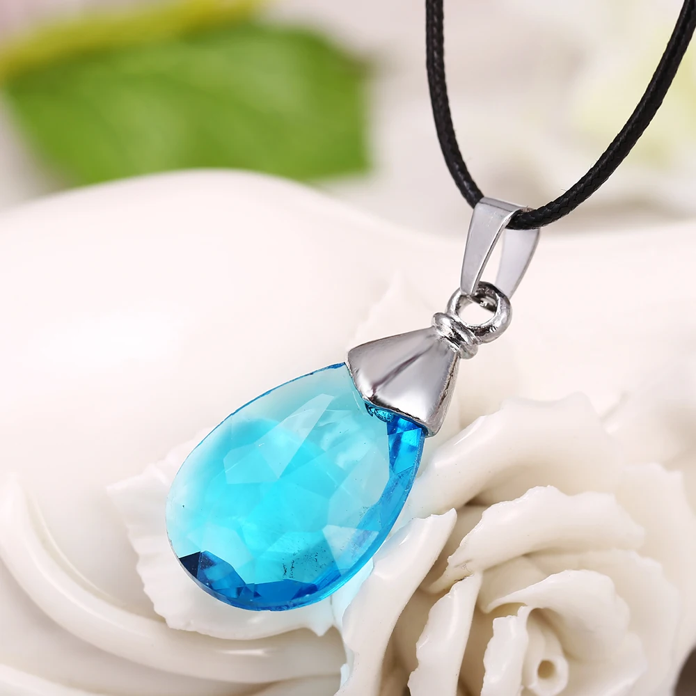 HOT Sword Art Online SAO Kirito & Asuna's Yui Cosplay Necklace Cosplay Pendant collares 2015 Hombre
HOT Sword Art Online SAO Kirito & Asuna's Yui Cosplay Necklace Cosplay Pendant collares 2015 Hombre