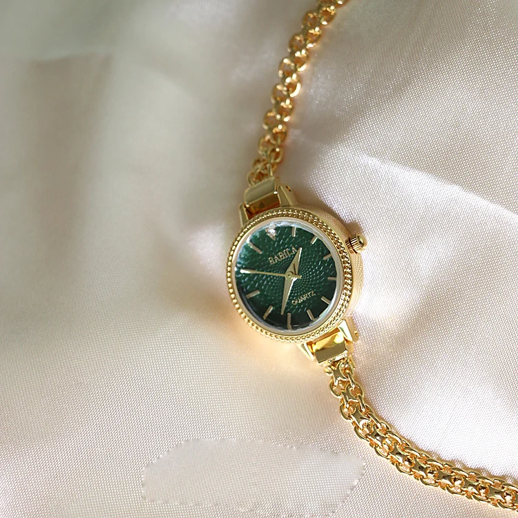 Women's Watches Fashion Round Watch Dial Thin Watchband Golden Retro tassel Chain Quartz Watch
Women's Watches Fashion Round Watch Dial Thin Watchband Golden Retro tassel Chain Quartz Watch