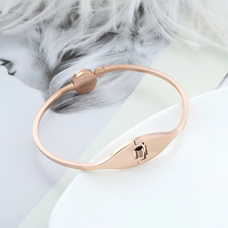 Fashion Jewelry Female Rose Gold Cuff Bracelets for Women Roman Numeral Stainless Steel Bracelet Bangle with Crystals
Fashion Jewelry Female Rose Gold Cuff Bracelets for Women Roman Numeral Stainless Steel Bracelet Bangle with Crystals