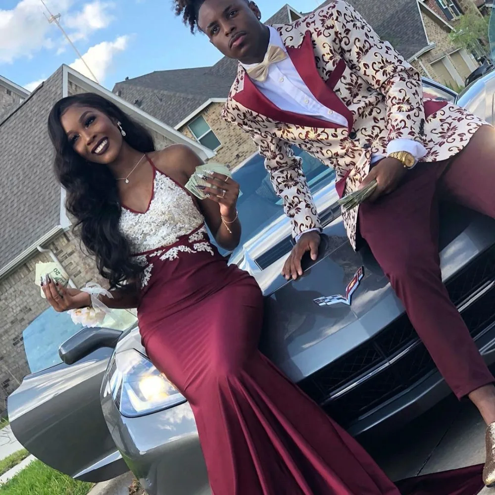 2019 Burgundy Mermaid Bridesmaid Dresses Sleeveless Satin Backless Prom Dress Lace Applique Sweep Train vestido longo
2019 Burgundy Mermaid Bridesmaid Dresses Sleeveless Satin Backless Prom Dress Lace Applique Sweep Train vestido longo