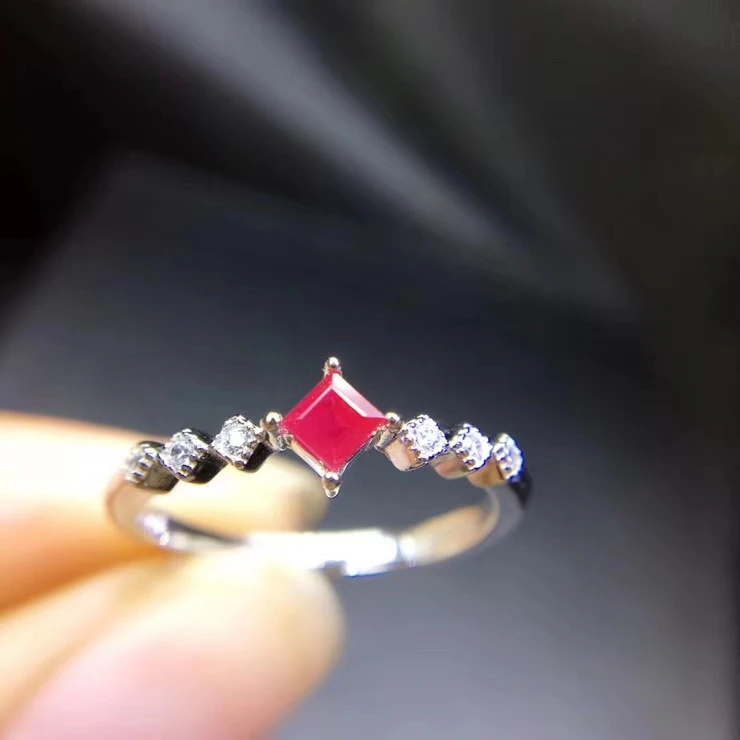 Natural red ruby gem Ring S925 Silver Natural gemstone Ring Lovely small square rhombus girl Women party gift fine Jewelry
Natural red ruby gem Ring S925 Silver Natural gemstone Ring Lovely small square rhombus girl Women party gift fine Jewelry