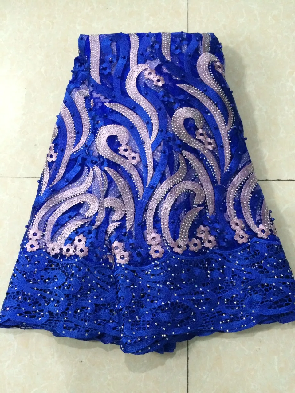 2017 High Quality Rhinestone Guipure African Lace Fabric Embroidered Wedding Decoration French Nigerian Lace Fabrics K-004D
2017 High Quality Rhinestone Guipure African Lace Fabric Embroidered Wedding Decoration French Nigerian Lace Fabrics K-004D