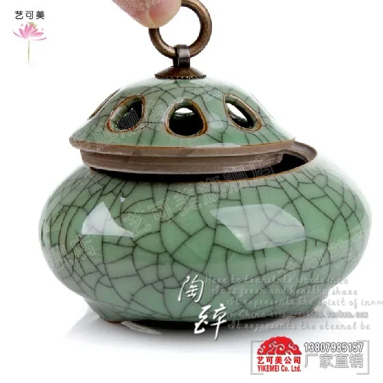 XG084 Longquan celadon brother kiln ceramic incense burner incense inserted copper purple sandalwood incense aroma oven dish
XG084 Longquan celadon brother kiln ceramic incense burner incense inserted copper purple sandalwood incense aroma oven dish