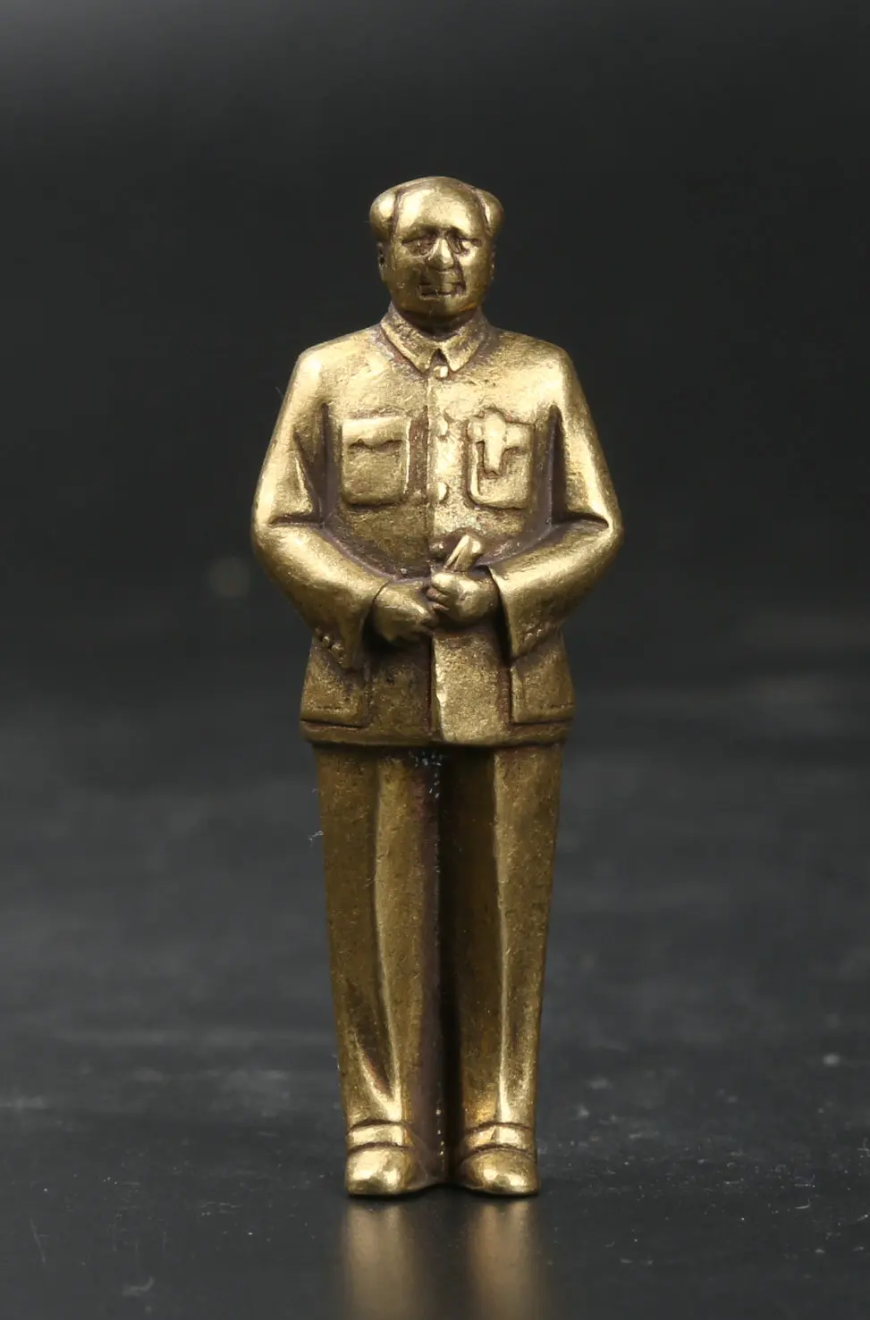 51MM/2" Collection Curio Rare Chinese Fengshui Small Bronze Exquisite Great Leader Chairman Mao Mao Zedong Statue Statuary 33g
51MM/2" Collection Curio Rare Chinese Fengshui Small Bronze Exquisite Great Leader Chairman Mao Mao Zedong Statue Statuary 33g