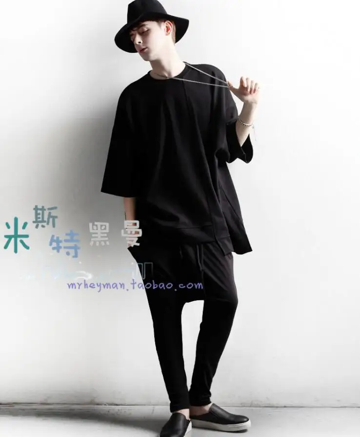 2016 New Men's clothing fashion Gd Dj Hair Stylist Singer costumes Loose oversize short sleeved fork T-shirt costume
2016 New Men's clothing fashion Gd Dj Hair Stylist Singer costumes Loose oversize short sleeved fork T-shirt costume