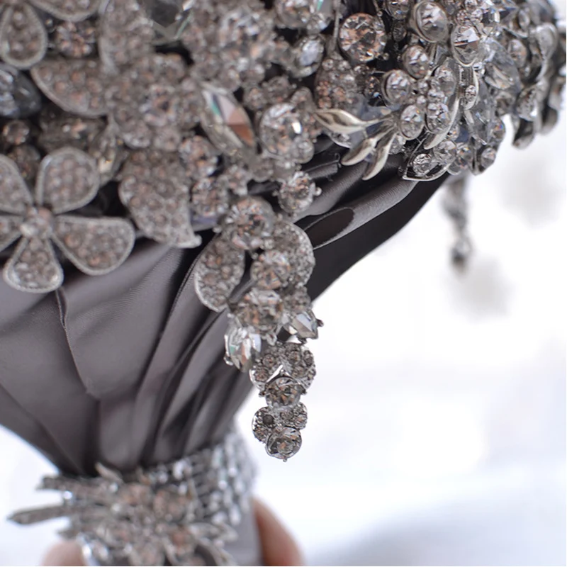 100% Handmade Luxurious Brooch Patchwork Silk Rose Wedding Flowers Bride Bridal Bouquet Hand Flowers Wedding Accessories S-27
100% Handmade Luxurious Brooch Patchwork Silk Rose Wedding Flowers Bride Bridal Bouquet Hand Flowers Wedding Accessories S-27