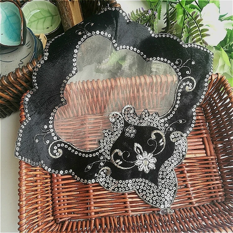 European Black Jigsaw Mesh Embroidered Beaded Kitchen Restaurant Placemat Tablecloth Furniture Dust Cover Towel Coffee Cup Mat
European Black Jigsaw Mesh Embroidered Beaded Kitchen Restaurant Placemat Tablecloth Furniture Dust Cover Towel Coffee Cup Mat