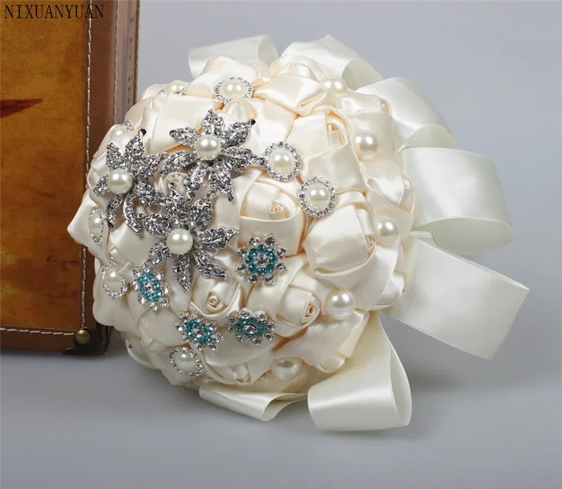 

Ivory White Bridal Wedding Bouquet de mariage Pearls Bridesmaid Artificial Wedding Bouquets Flower Crystal buque de noiva 2021
