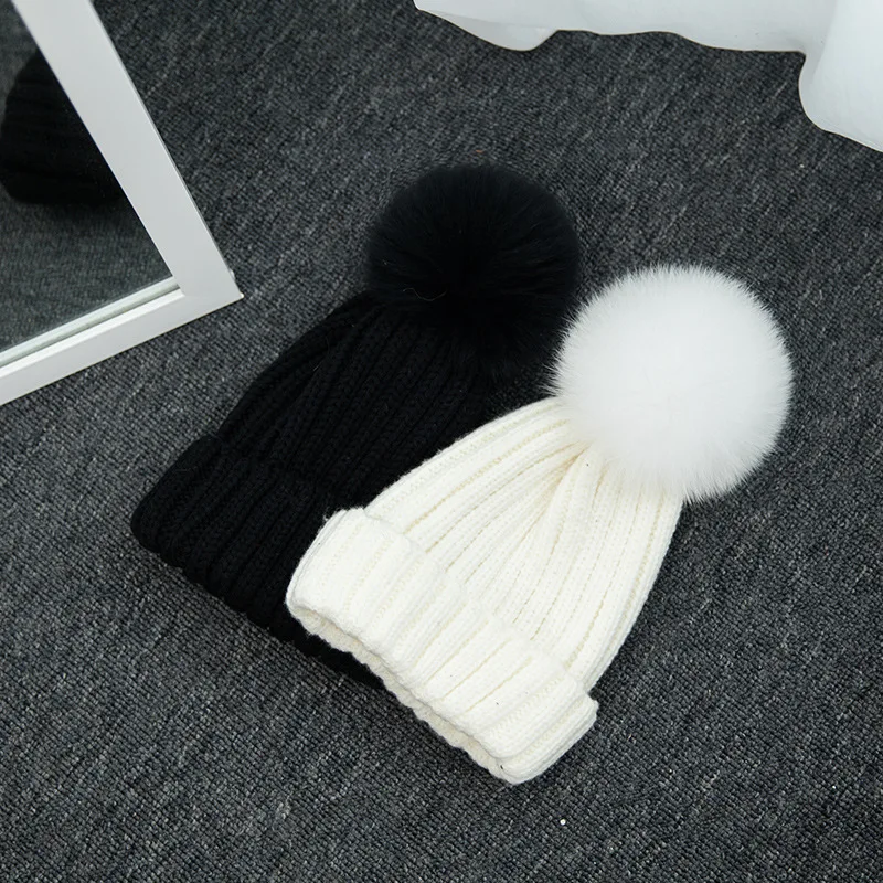 2016 New Winter Beanies Ladies Knitted Thick Warm Hats Fashion Pom Pon Real Fox 16cmFur Caps Skullies Hat For Women Fur Cap
2016 New Winter Beanies Ladies Knitted Thick Warm Hats Fashion Pom Pon Real Fox 16cmFur Caps Skullies Hat For Women Fur Cap