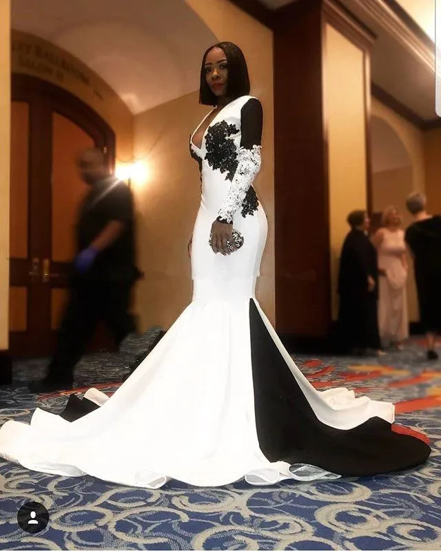 White and Black Satin Mixture Mermaid Formal prom Dresses Deep V Sexy Lace Long Sleeve Evening Dresses Appliques Beaded Backless
White and Black Satin Mixture Mermaid Formal prom Dresses Deep V Sexy Lace Long Sleeve Evening Dresses Appliques Beaded Backless