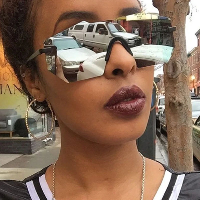 2018 Fashion Siamese Sunglasses Women Luxury Brand Designer Rimless Sun Glasses Ladies UV400 Mirror Lens For Female RS001
2018 Fashion Siamese Sunglasses Women Luxury Brand Designer Rimless Sun Glasses Ladies UV400 Mirror Lens For Female RS001