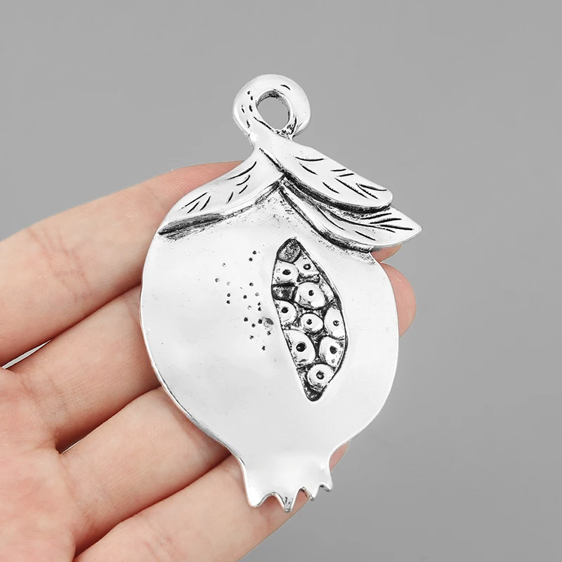 2Pcs Tibetan Silver Large Creative Pomegranate Fruit Food Charms Pendant For DIY Necklace Jewelry Making Supplies
2Pcs Tibetan Silver Large Creative Pomegranate Fruit Food Charms Pendant For DIY Necklace Jewelry Making Supplies