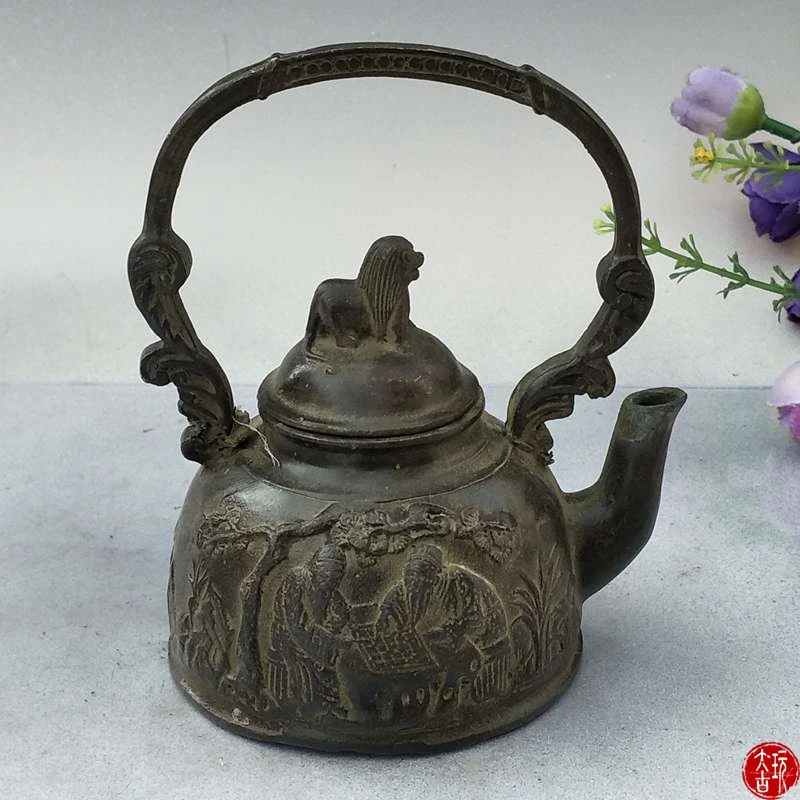 Antique Old QingDynasty bronze teapot,hand carved crafts,best collection&adornment,free shipping
Antique Old QingDynasty bronze teapot,hand carved crafts,best collection&adornment,free shipping
