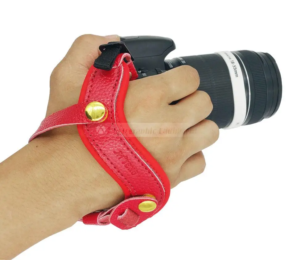 Новинка кожаный ремешок на запястье для DSLR-камеры ручной работы для камер Canon Nikon Sony Pentax Fujifilm Leica
Новинка кожаный ремешок на запястье для DSLR-камеры ручной работы для камер Canon Nikon Sony Pentax Fujifilm Leica
