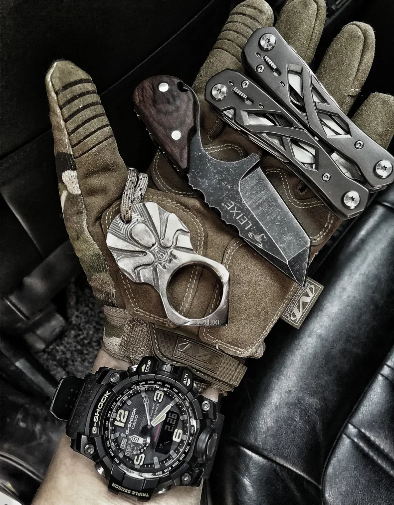 High quality army Survival knife high hardness wilderness knives essential self-defense Camping Knife Hunting outdoor tools EDC
High quality army Survival knife high hardness wilderness knives essential self-defense Camping Knife Hunting outdoor tools EDC