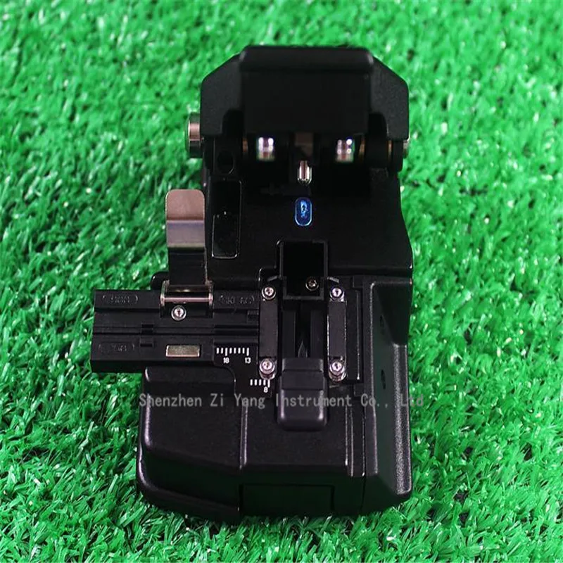 FTTH3 in1 tools Cable cutter welding machine special cutting knife comparable AUA-30 optical fiber cutter FIber Cleaver
FTTH3 in1 tools Cable cutter welding machine special cutting knife comparable AUA-30 optical fiber cutter FIber Cleaver