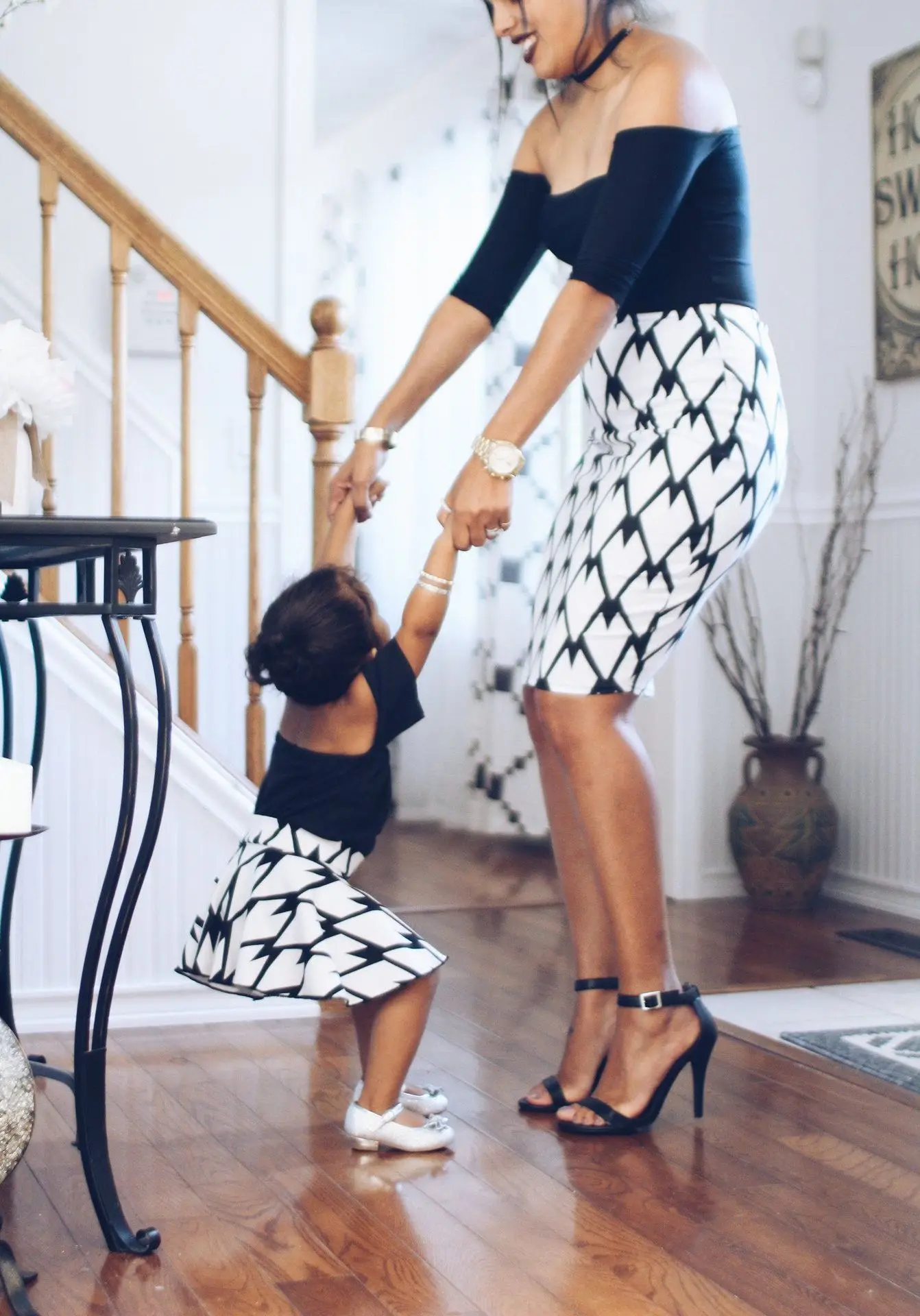 Fashion Striped Family Matching Clothes Mother Daughter Dress Mommy and Me Off Shoulder Women Baby Girl Casual Clothing Outfits
Fashion Striped Family Matching Clothes Mother Daughter Dress Mommy and Me Off Shoulder Women Baby Girl Casual Clothing Outfits