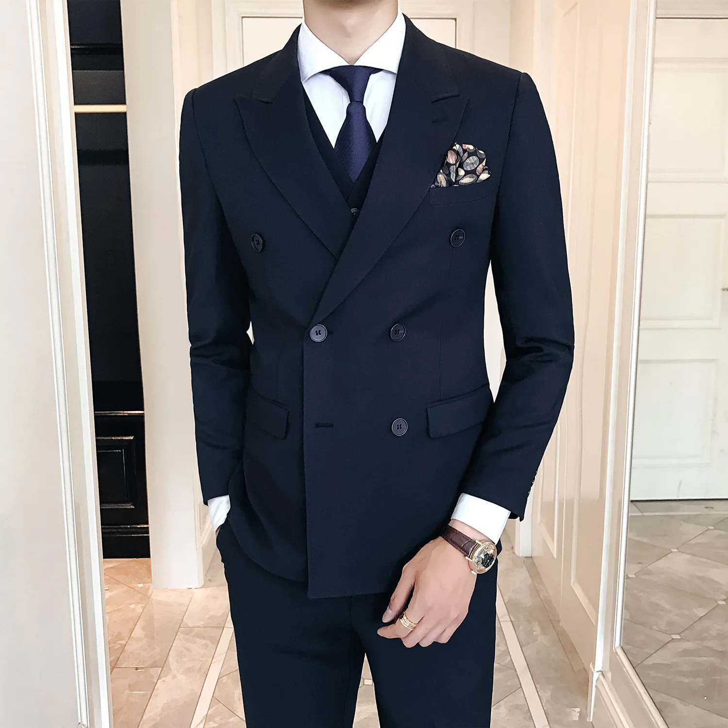 Men's Double-breasted Suit Men's Professional Suits Three-piece Costume Pour Homme Suit Slim Fit Sets
Men's Double-breasted Suit Men's Professional Suits Three-piece Costume Pour Homme Suit Slim Fit Sets