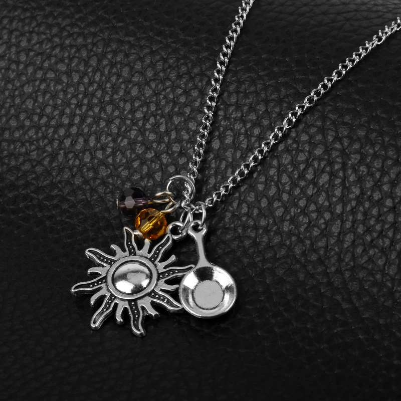 New Fashion Tibetan Silver Color Pendant Sun Necklace Choker Charm Black Leather Cord Factory Price Handmade Jewelry
New Fashion Tibetan Silver Color Pendant Sun Necklace Choker Charm Black Leather Cord Factory Price Handmade Jewelry