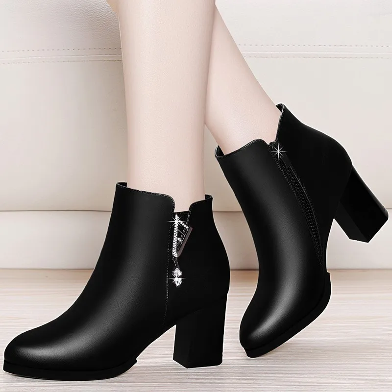 Women Winter New Genuine Sheepskin Leather Fashion Warm Martins Ankle Boots Ladies Casual Work High Heels Shoes Plus Size M0287
Women Winter New Genuine Sheepskin Leather Fashion Warm Martins Ankle Boots Ladies Casual Work High Heels Shoes Plus Size M0287