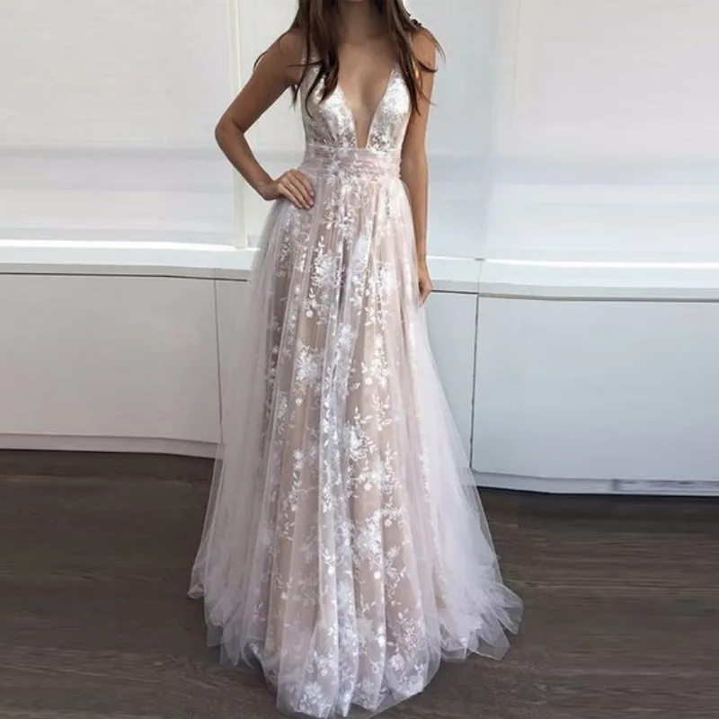 2018 Europe, America, autumn and winter women new dress lace deep v hollow lace dress long skirt
2018 Europe, America, autumn and winter women new dress lace deep v hollow lace dress long skirt