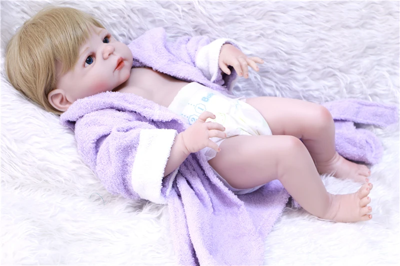 Full Silicone Body Reborn Baby Dolls 22 Inch New Fashion 55cm Realistic girl doll with purple batherobes bonecas
Full Silicone Body Reborn Baby Dolls 22 Inch New Fashion 55cm Realistic girl doll with purple batherobes bonecas