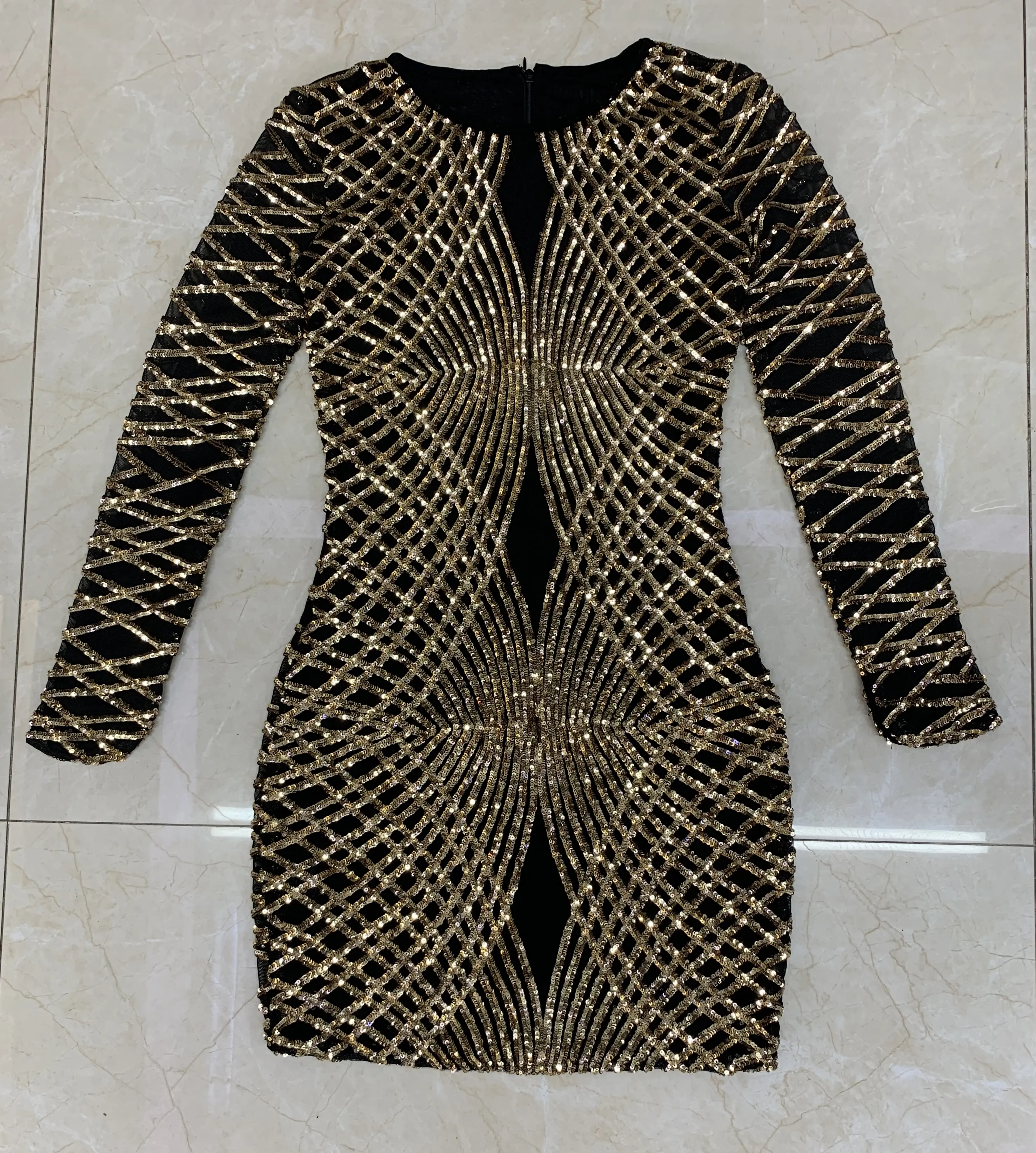 2019 New Sequined dress Women Elegant o neck long sleeve Quality Bodycon Celebrity evening Party Bandage dresses
2019 New Sequined dress Women Elegant o neck long sleeve Quality Bodycon Celebrity evening Party Bandage dresses