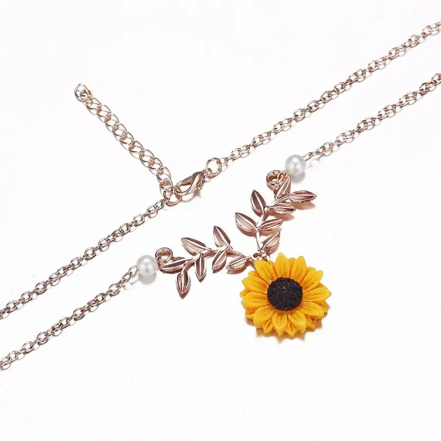 European HOT Creative Sunflower Necklace Bijoux Gifts Fashion Alloy Leaves Pendant Faux Pearl Women Collar Chain Necklace
European HOT Creative Sunflower Necklace Bijoux Gifts Fashion Alloy Leaves Pendant Faux Pearl Women Collar Chain Necklace