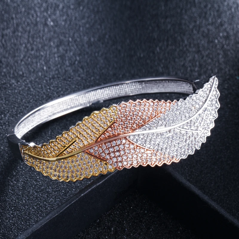 BeaQueen Designable Big Leaf Shape Silver Plated Rose Gold Color 3 Tones Cubic Zirconia Round Cuff Open Bangles for Women B150
BeaQueen Designable Big Leaf Shape Silver Plated Rose Gold Color 3 Tones Cubic Zirconia Round Cuff Open Bangles for Women B150