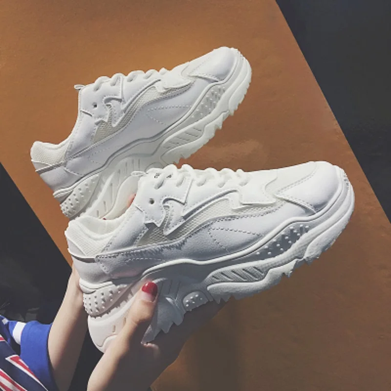 Korean version of the new fashion women's casual shoes breathable comfortable running white shoes tide.
Korean version of the new fashion women's casual shoes breathable comfortable running white shoes tide.
