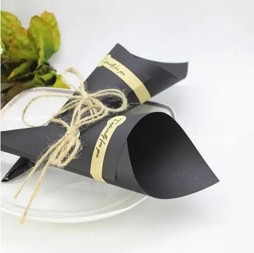 Wedding Favors Flower Cones Holder Ice Cream Style DIY Brown/Black Kraft Paper Candy Boxes gift box Party Wedding Decor 100pcs
Wedding Favors Flower Cones Holder Ice Cream Style DIY Brown/Black Kraft Paper Candy Boxes gift box Party Wedding Decor 100pcs