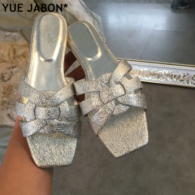 2021 Hot Spring Summer Bling Tribute Slippers Shoes Woman Leather Shoes Cozy Slides Open Toe Flats Mujer Slippers Tide Shoes
2021 Hot Spring Summer Bling Tribute Slippers Shoes Woman Leather Shoes Cozy Slides Open Toe Flats Mujer Slippers Tide Shoes