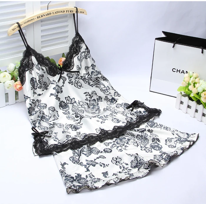 Ladies Sexy Silk Satin Sleepwear Sleeveless Pyjama V-neck Pijama Floral Pajama Set Plus Size Sleep Wear Lace Nightwear For Women
Ladies Sexy Silk Satin Sleepwear Sleeveless Pyjama V-neck Pijama Floral Pajama Set Plus Size Sleep Wear Lace Nightwear For Women