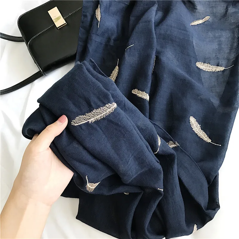 2019 Women Fashion Plain Feather Gold Embroider Scarf Cotton Muslim Hijab Stitch Shawls Wraps Headband Scarves/shawls 180*90cm
2019 Women Fashion Plain Feather Gold Embroider Scarf Cotton Muslim Hijab Stitch Shawls Wraps Headband Scarves/shawls 180*90cm