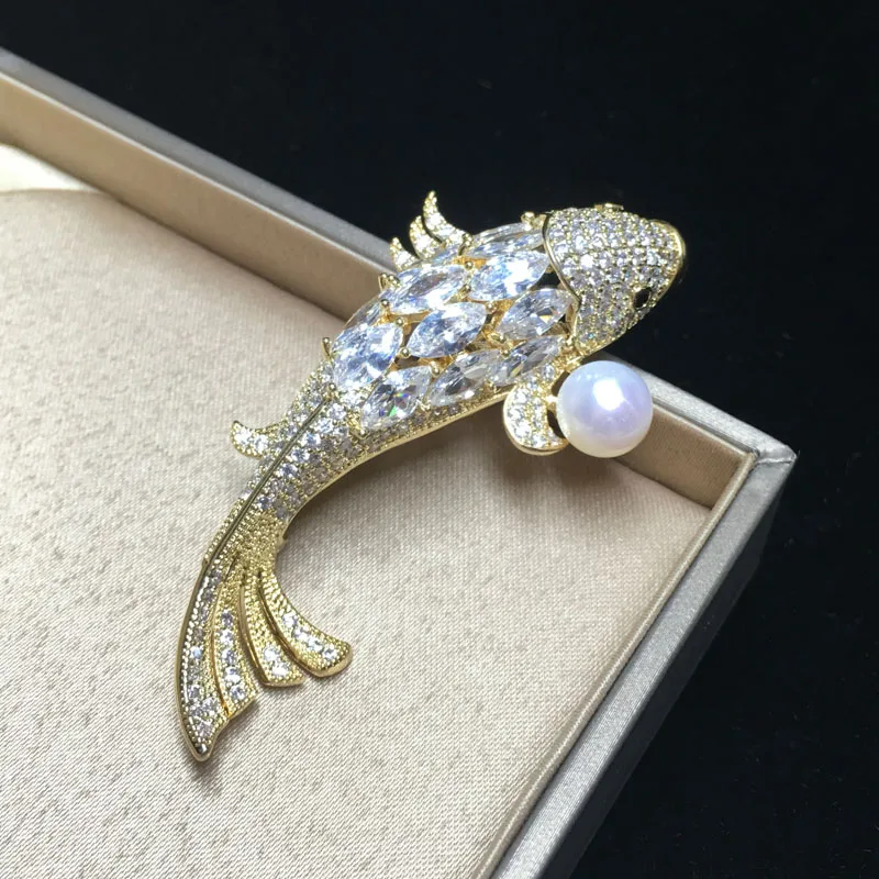 ZHBORUINI 2019 High Quality Natural Freshwater Pearl Brooch Zircon Lucky Carp Brooch Pearl Jewelry For Women Gift Accessories
ZHBORUINI 2019 High Quality Natural Freshwater Pearl Brooch Zircon Lucky Carp Brooch Pearl Jewelry For Women Gift Accessories