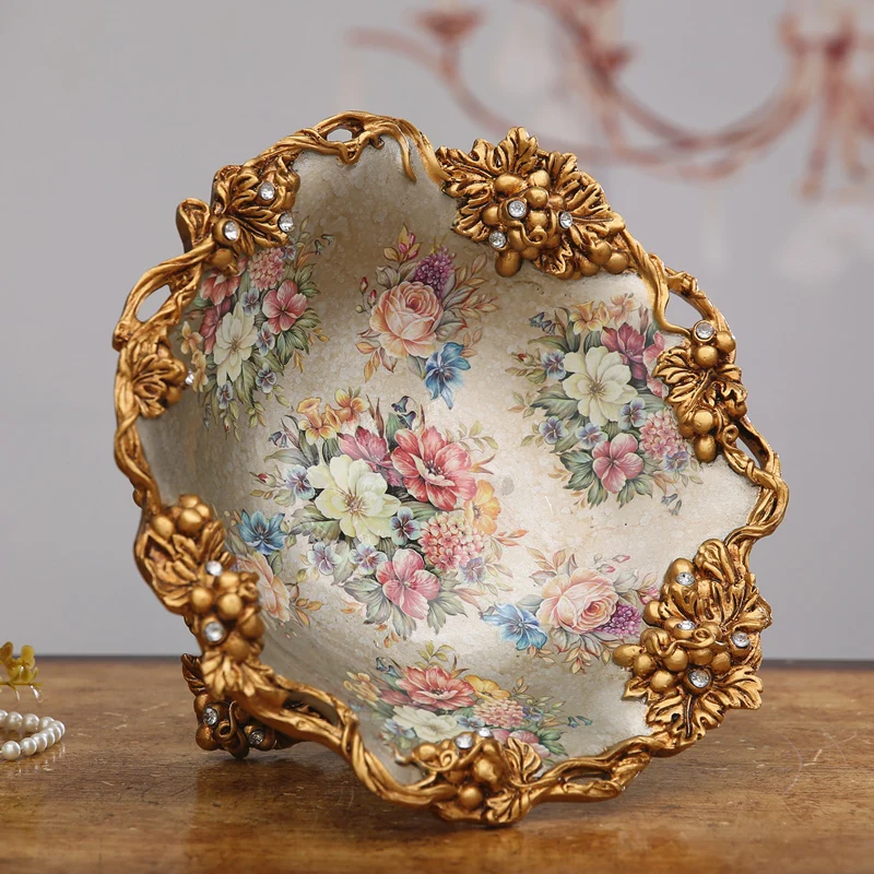 living room decoration decoration European style of the ancient fruit plate dried fruit compote dish table decoration
living room decoration decoration European style of the ancient fruit plate dried fruit compote dish table decoration