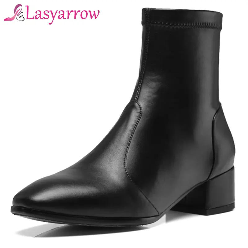 Осень 2019, женская обувь Lasyarrow, замша/лакированная кожа/коровья кожа, ботинки мартинсы на среднем квадратном каблуке
Осень 2019, женская обувь Lasyarrow, замша/лакированная кожа/коровья кожа, ботинки мартинсы на среднем квадратном каблуке