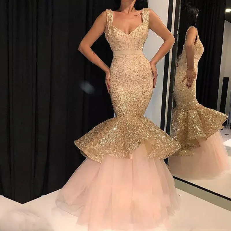 Shinning Mermaid Prom Gowns V Neck Tiered Sleeveless Elegant Evening Party Dress Floor Length Sequined Tulle Vestidos de fiesta
Shinning Mermaid Prom Gowns V Neck Tiered Sleeveless Elegant Evening Party Dress Floor Length Sequined Tulle Vestidos de fiesta