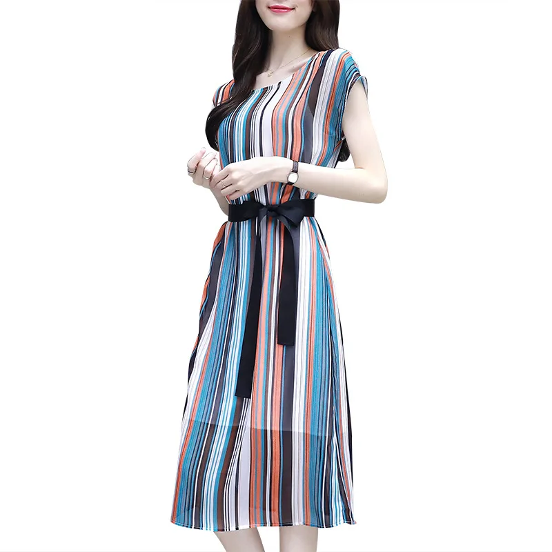 New chiffon fashion dress female summer dress waist was thin in the long paragraph temperament striped print long dress
New chiffon fashion dress female summer dress waist was thin in the long paragraph temperament striped print long dress