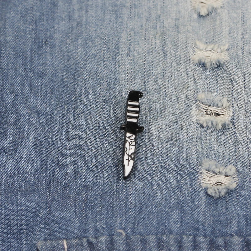 Готический Ножи булавки в броши форме цветка Эмаль заколка для панка мальчиков
