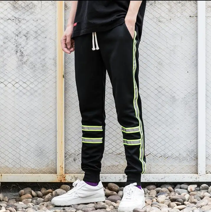 Reflective strip personality fashion harem pants mens trousers pantalones hombre cargo feet pants for men pantalon homme autumn
Reflective strip personality fashion harem pants mens trousers pantalones hombre cargo feet pants for men pantalon homme autumn