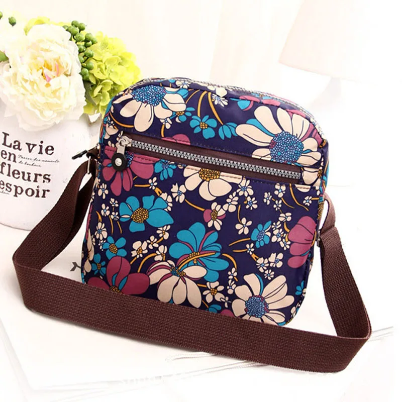 The new Fashion Women Shoulder Bag Canvas Oxford Handbag High Quality Leisure Female Messenger Bags Multilayer Shoulder Bag
The new Fashion Women Shoulder Bag Canvas Oxford Handbag High Quality Leisure Female Messenger Bags Multilayer Shoulder Bag