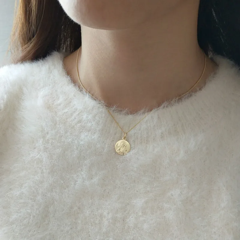 Flyleaf Exquisite Simple Round Card Maria Pendant Necklaces 925 Sterling Silver Elegant Jewelry Women Valentine Gifts
Flyleaf Exquisite Simple Round Card Maria Pendant Necklaces 925 Sterling Silver Elegant Jewelry Women Valentine Gifts