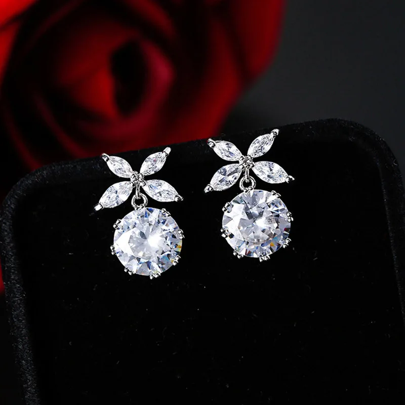 The new style of European and American stylish zircon with bow tie short ring temperament hundred earnail party decorations
The new style of European and American stylish zircon with bow tie short ring temperament hundred earnail party decorations