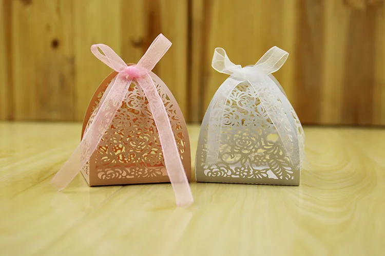 50pcs Lace Flower Design Laser Cutting Wedding Candy Box Wedding Gifts For Guests Wedding Favors And Gifts Party Decorations
50pcs Lace Flower Design Laser Cutting Wedding Candy Box Wedding Gifts For Guests Wedding Favors And Gifts Party Decorations