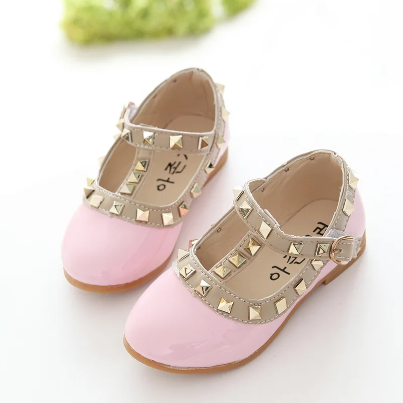 Black white pink red Baby Childrens Princess Shoes soft soled Girls Leather Shoes Spring Autumn rivet Dance Wedding Party Shoes
Black white pink red Baby Childrens Princess Shoes soft soled Girls Leather Shoes Spring Autumn rivet Dance Wedding Party Shoes