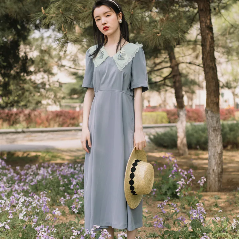 2019 Summer Women's New Literary Embroidery Simple High Waist Dress Peter Pan Collar A-line Women Retro Dress Party Vestidos
2019 Summer Women's New Literary Embroidery Simple High Waist Dress Peter Pan Collar A-line Women Retro Dress Party Vestidos